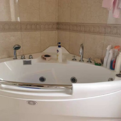 上海爵士浴缸维修、马桶、淋浴房、地漏、淋浴花洒安装/维修服务