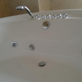 YMIR浴缸维修6318上海5692维修艺迪浴缸漏水