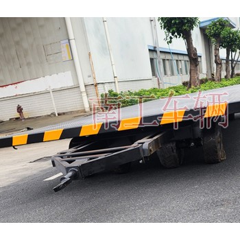 8吨平板拖车 牵引工具拖车 8吨平板拖车 牵引工具拖车