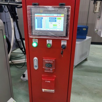 系统具备自检功能，定期检查灭火装置状态，确保可靠性