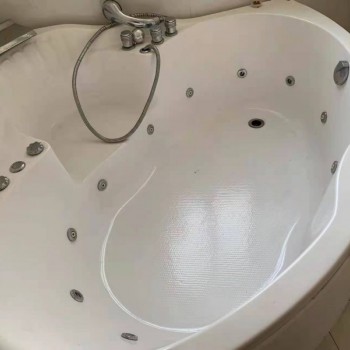 劳芬浴缸维修6318上海5692维修LAUFEN浴缸漏水