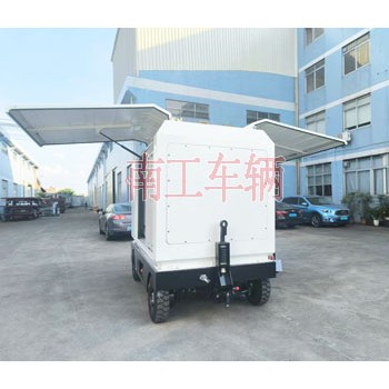 2吨电动平板拖车 飞翼箱式电动工具拖车