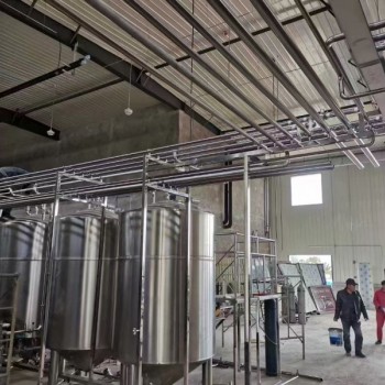 成都啤酒厂大型日产50吨的精酿啤酒设备酿酒机器